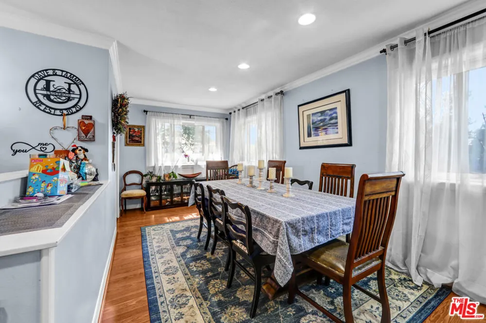 10205 Fairgrove Avenue Tujunga, CA 91042
