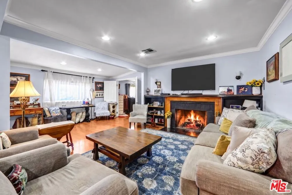 10205 Fairgrove Avenue Tujunga, CA 91042