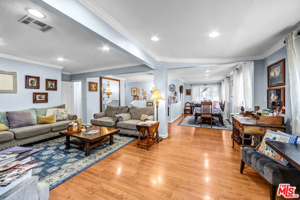10205 Fairgrove Avenue Tujunga, CA 91042