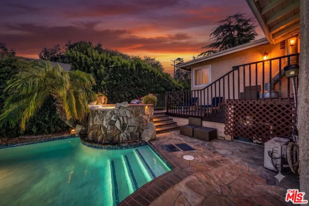 10205 Fairgrove Avenue Tujunga, CA 91042