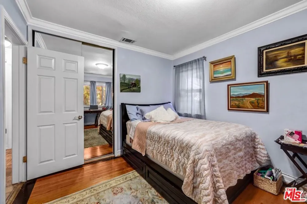 10205 Fairgrove Avenue Tujunga, CA 91042