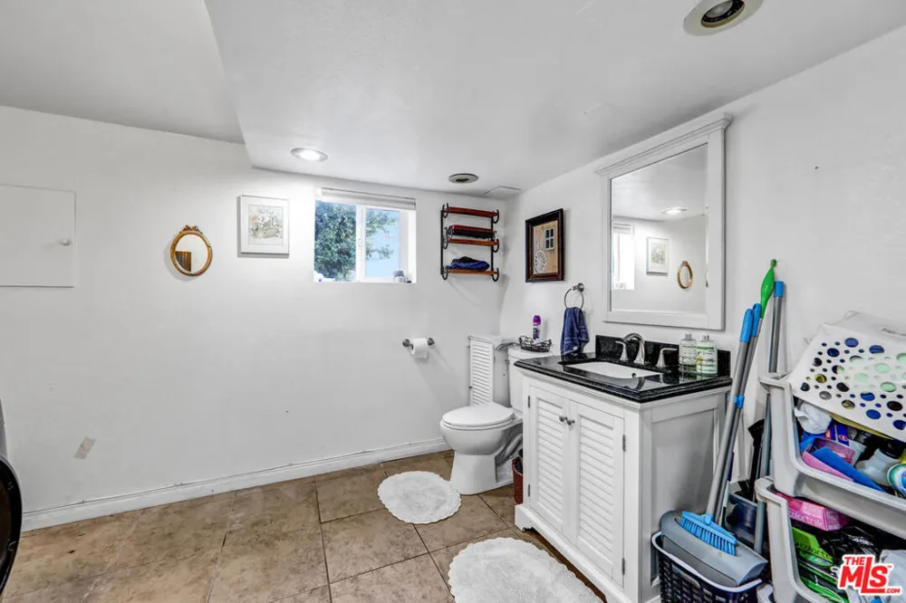 10205 Fairgrove Avenue Tujunga, CA 91042