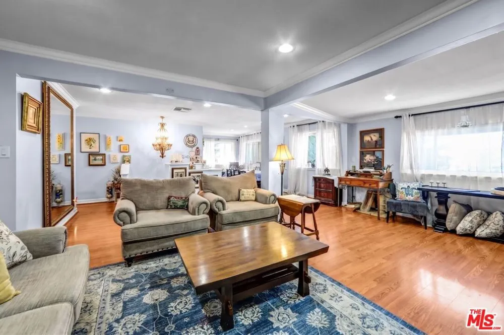 10205 Fairgrove Avenue Tujunga, CA 91042