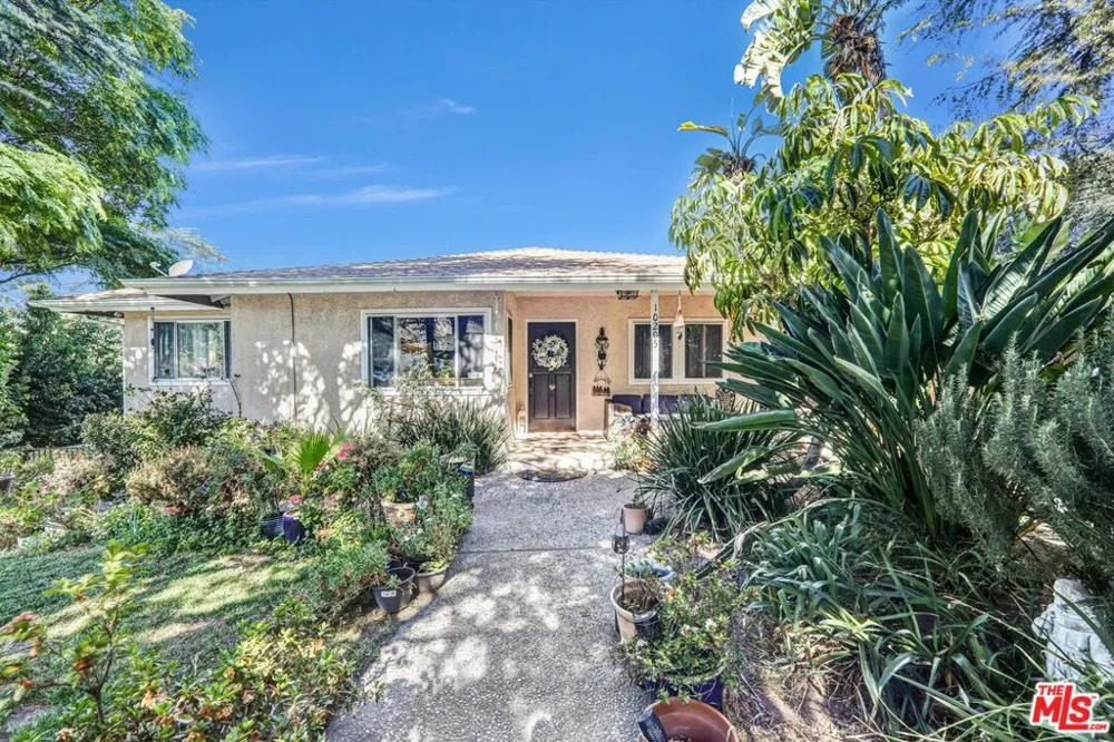 10205 Fairgrove Avenue Tujunga, CA 91042