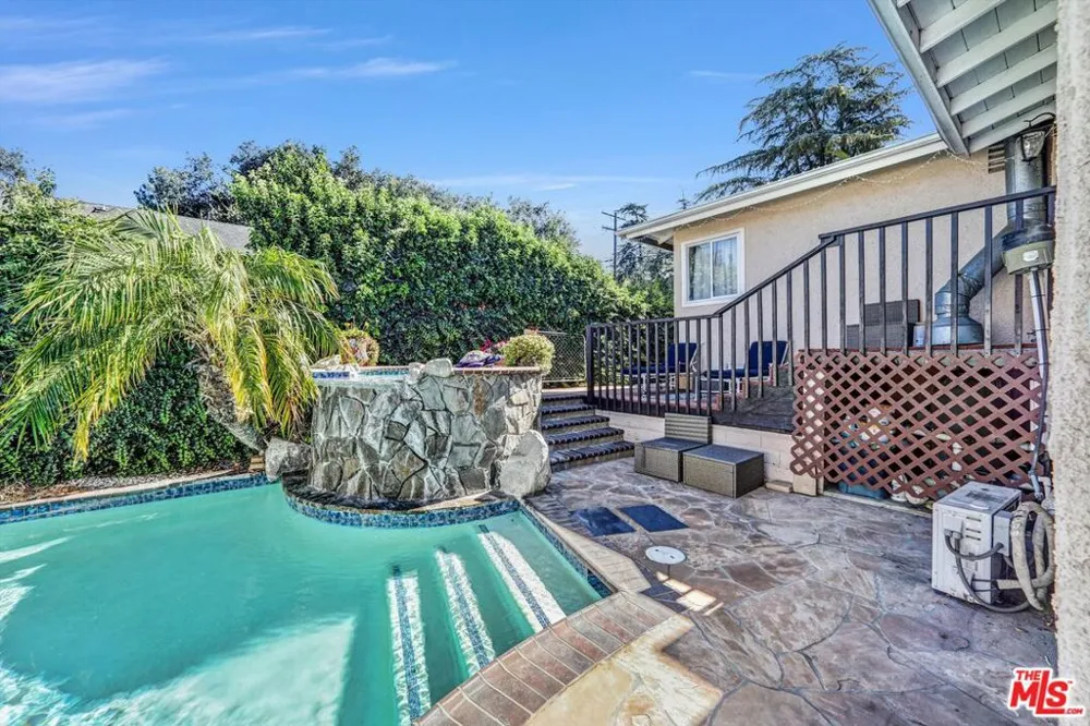10205 Fairgrove Avenue Tujunga, CA 91042