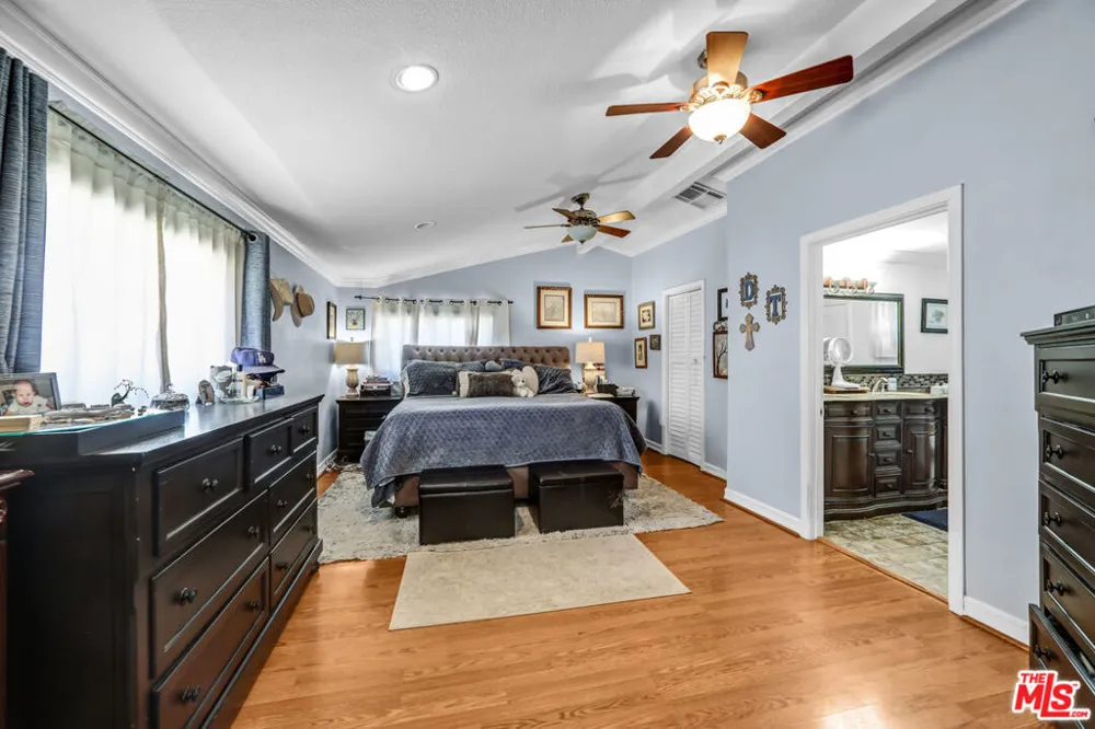 10205 Fairgrove Avenue Tujunga, CA 91042