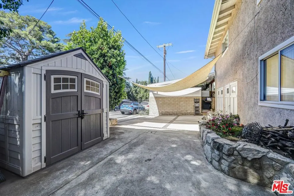 10205 Fairgrove Avenue Tujunga, CA 91042