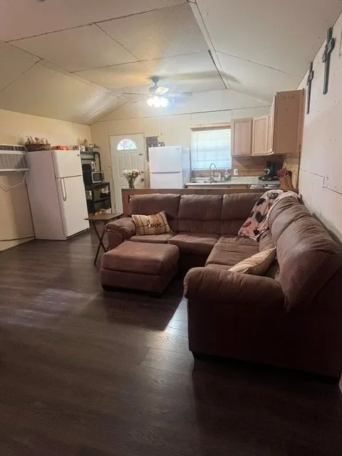 10755 Lakeside Drive Kemp, TX 75143