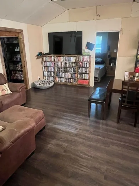 10755 Lakeside Drive Kemp, TX 75143