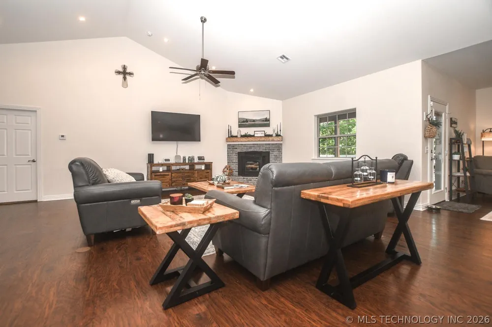 454 Whitetail Road Kansas, OK 74347
