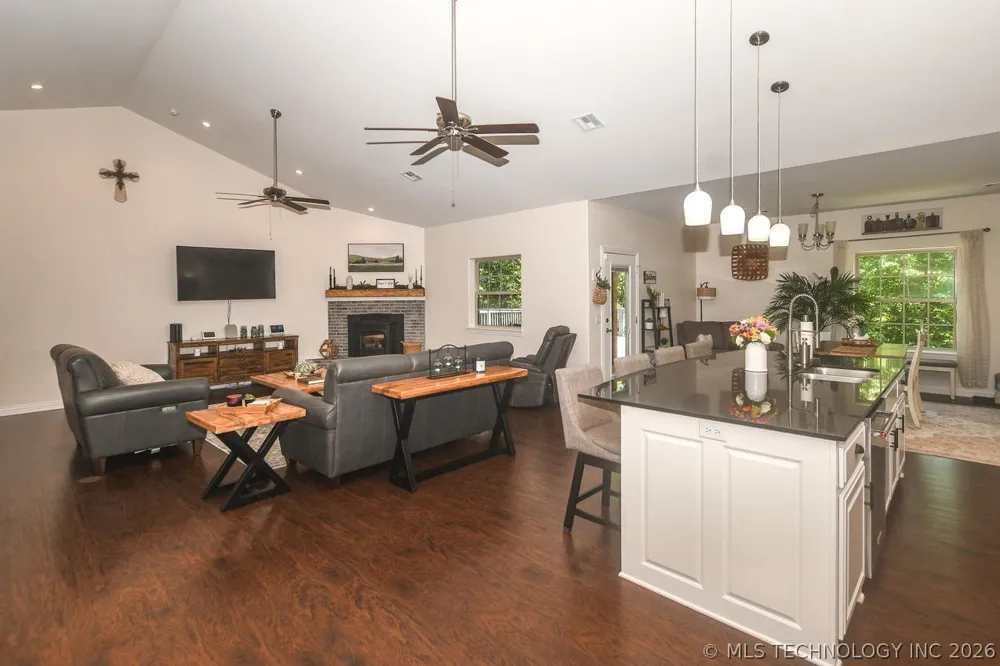 454 Whitetail Road Kansas, OK 74347
