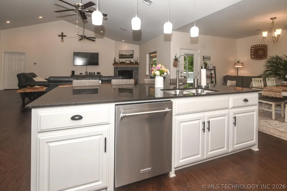 454 Whitetail Road Kansas, OK 74347