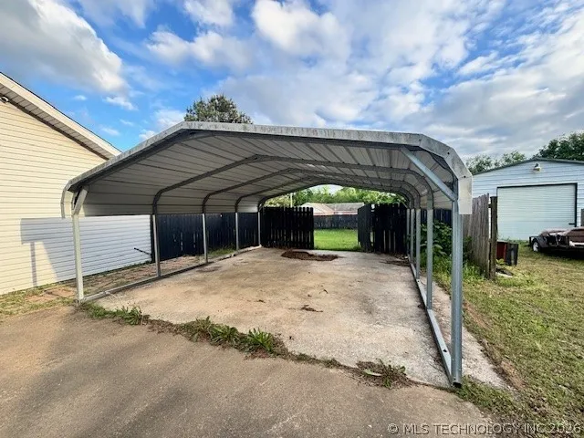 406 Eagle Rock Road Muldrow, OK 74948