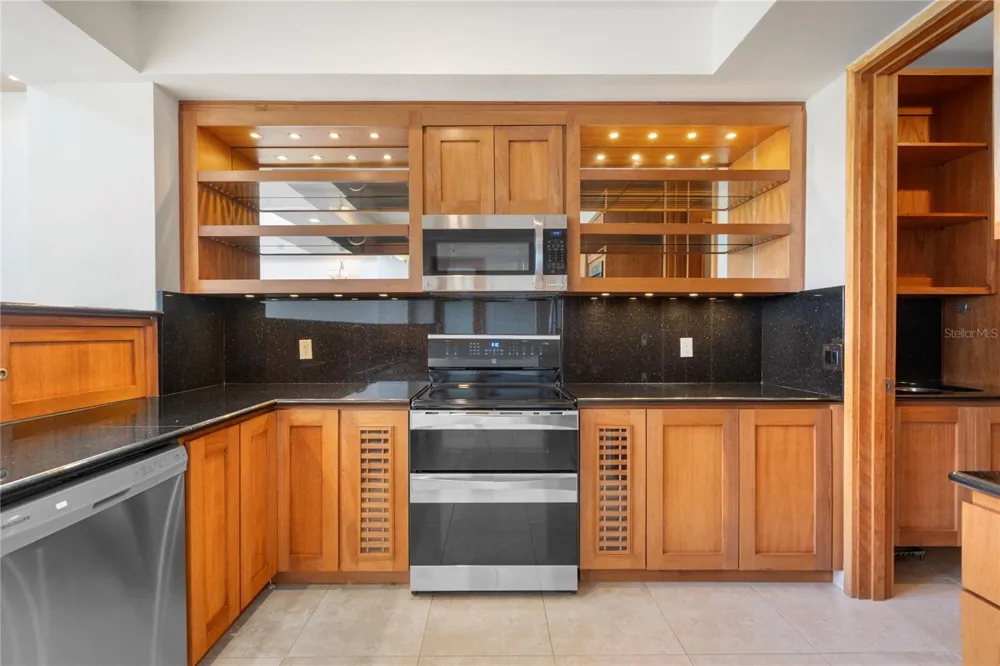 500 PLANTATION VILLAGE DRIVE #PH 2-403 Dorado, PR 00646