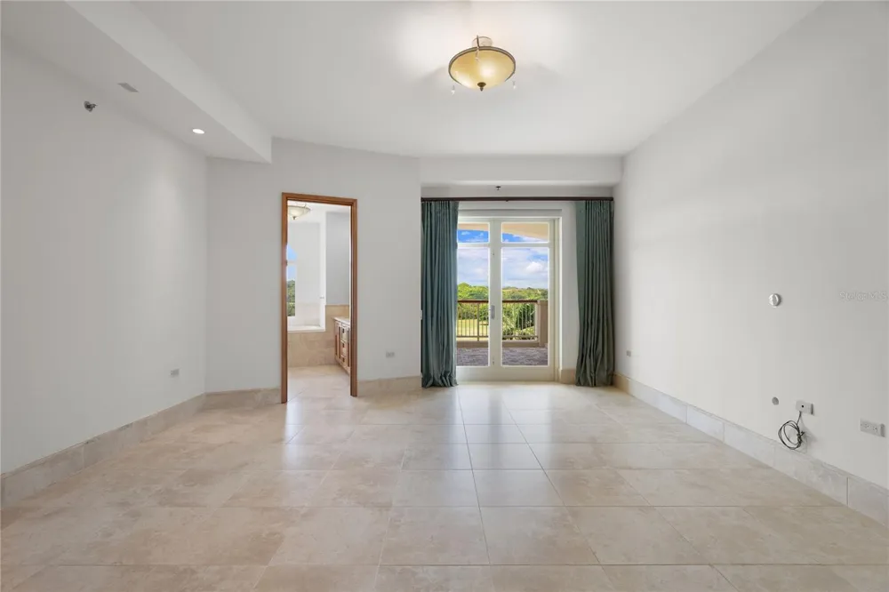 500 PLANTATION VILLAGE DRIVE #PH 2-403 Dorado, PR 00646
