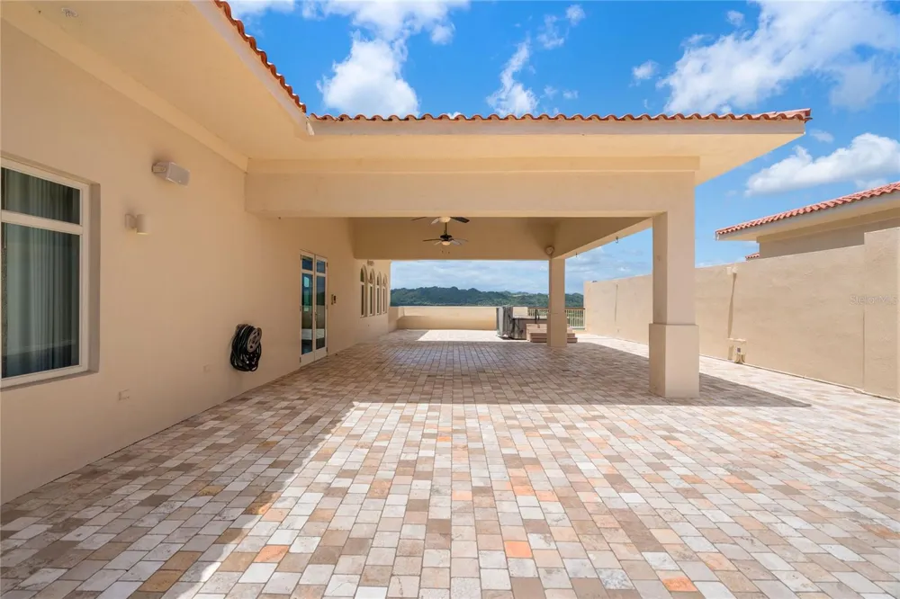 500 PLANTATION VILLAGE DRIVE #PH 2-403 Dorado, PR 00646