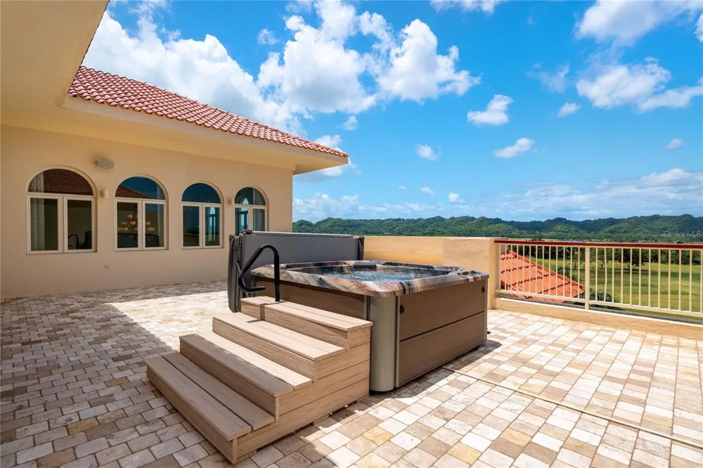 500 PLANTATION VILLAGE DRIVE #PH 2-403 Dorado, PR 00646