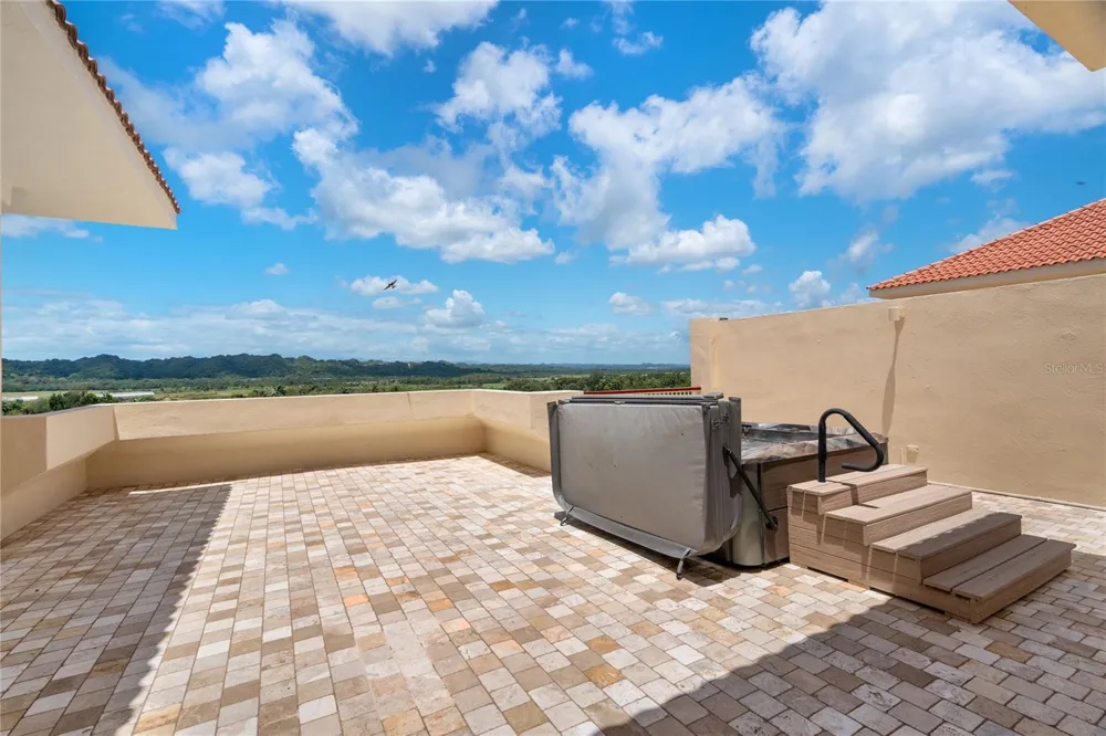 500 PLANTATION VILLAGE DRIVE #PH 2-403 Dorado, PR 00646