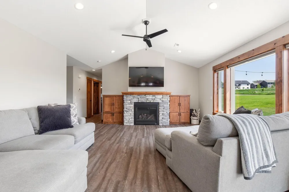 740 161st Hammond, WI 54015