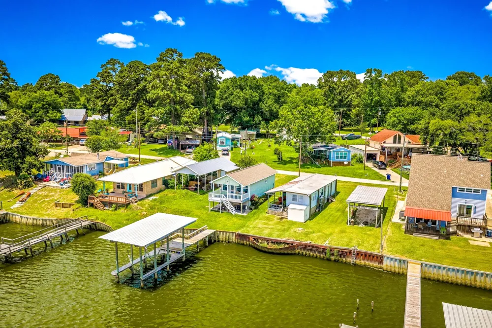 133 Panther Onalaska, TX 77360