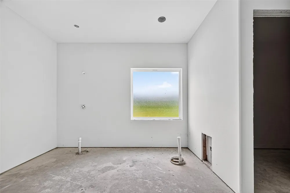 1013 Battlebell Road Highlands, TX 77562
