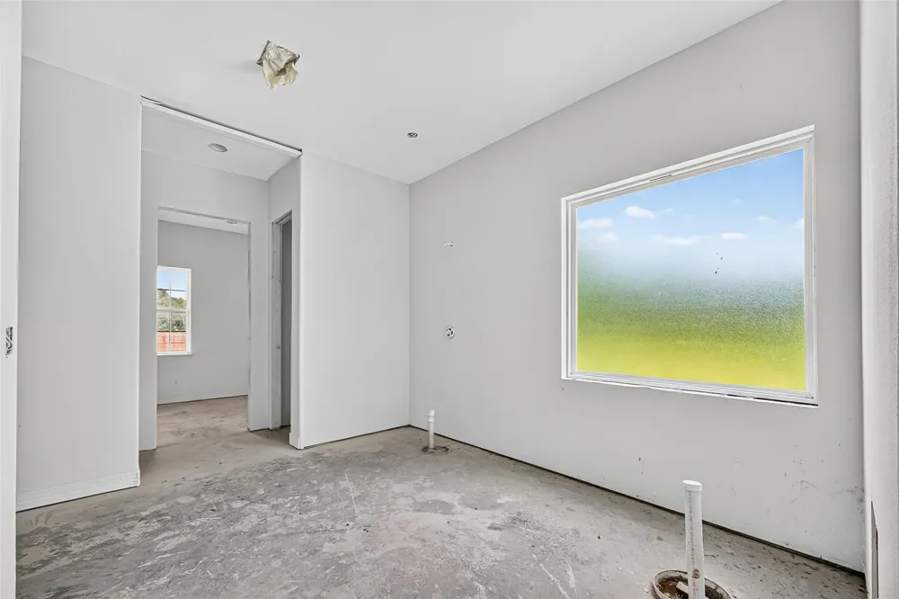 1013 Battlebell Road Highlands, TX 77562