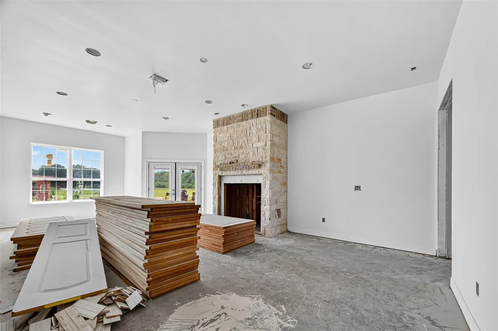 1013 Battlebell Road Highlands, TX 77562