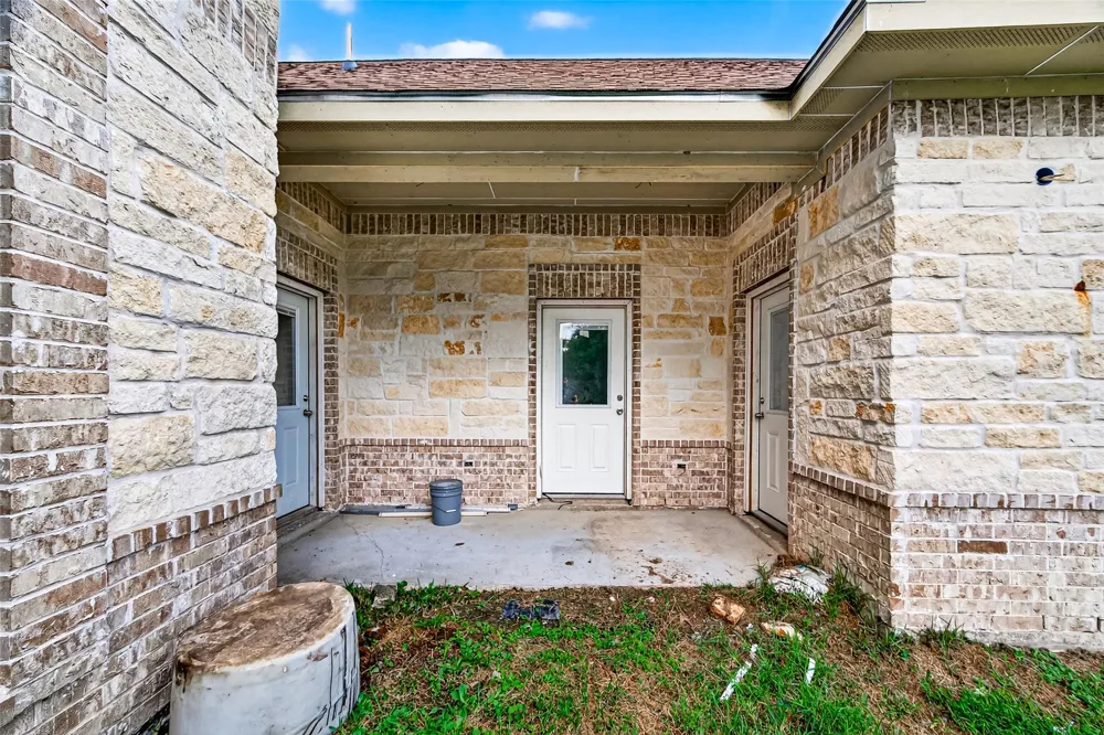 1013 Battlebell Road Highlands, TX 77562