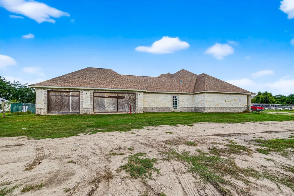 1013 Battlebell Road Highlands, TX 77562