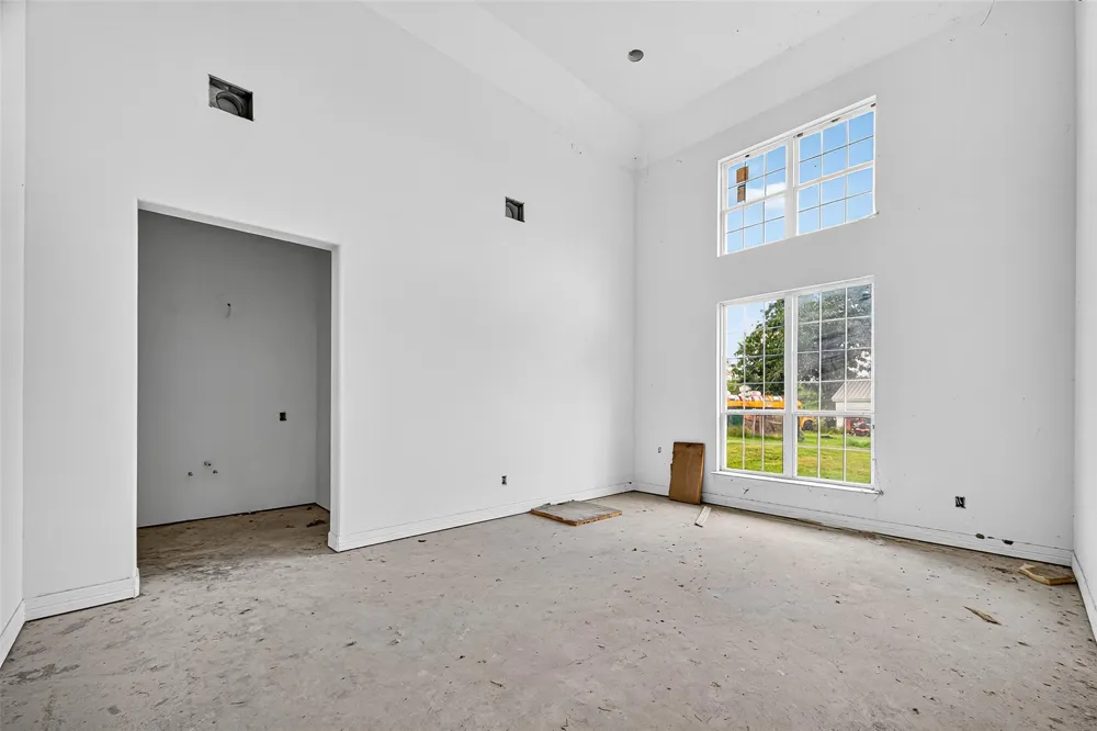 1013 Battlebell Road Highlands, TX 77562
