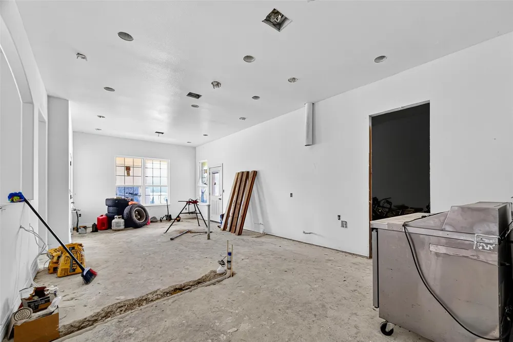1013 Battlebell Road Highlands, TX 77562