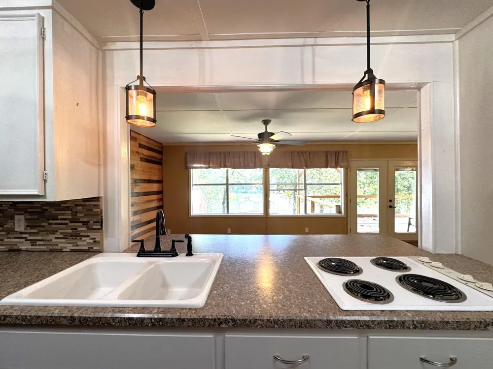 572 County Road 3190 Colmesneil, TX 75938