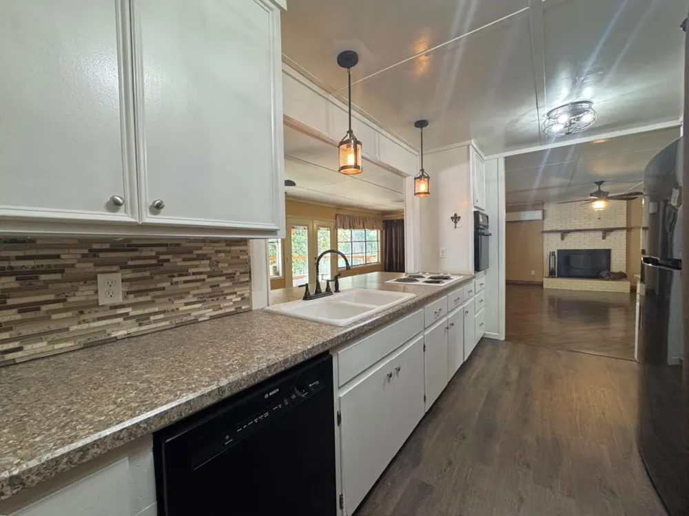 572 County Road 3190 Colmesneil, TX 75938