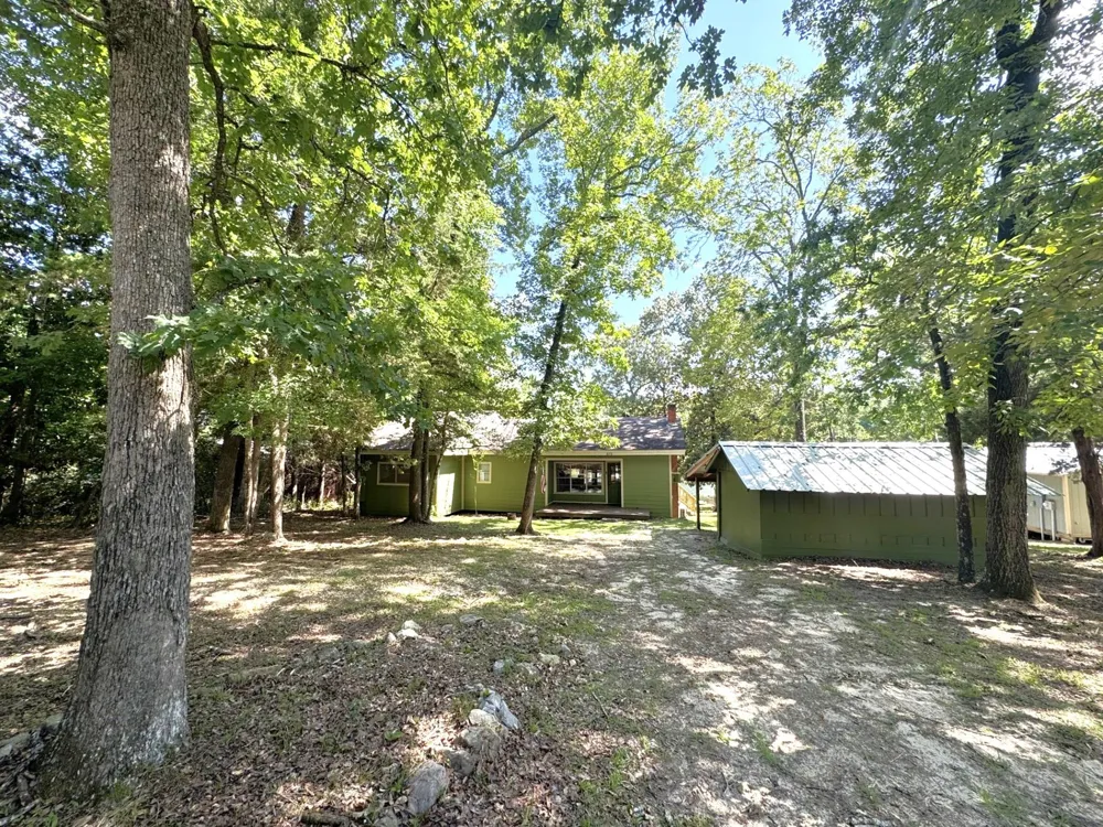 572 County Road 3190 Colmesneil, TX 75938