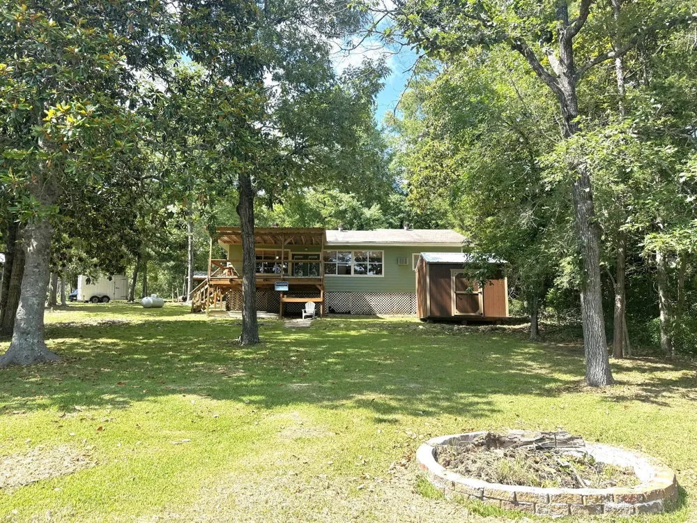 572 County Road 3190 Colmesneil, TX 75938