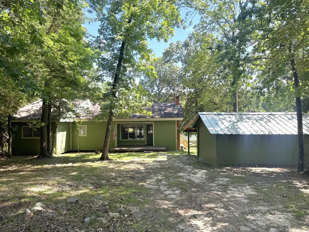572 County Road 3190 Colmesneil, TX 75938