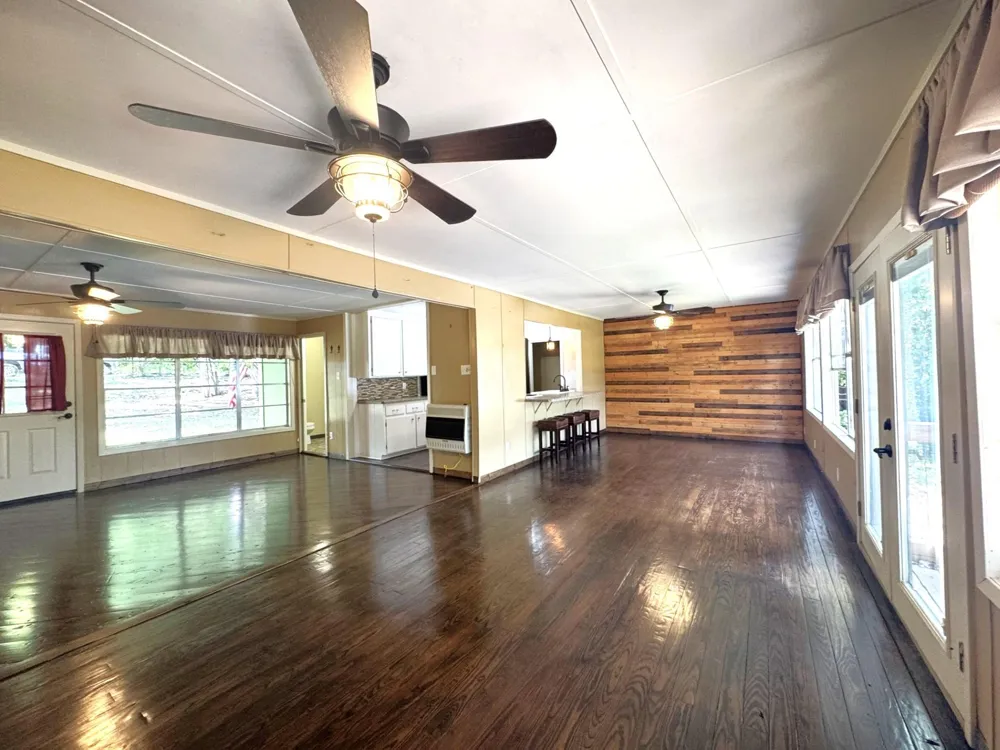 572 County Road 3190 Colmesneil, TX 75938
