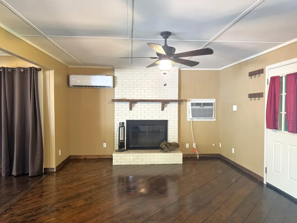 572 County Road 3190 Colmesneil, TX 75938