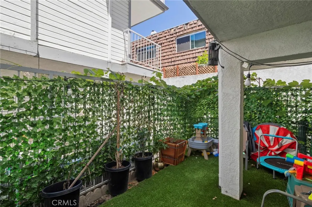 13729 Doty Hawthorne, CA 90250