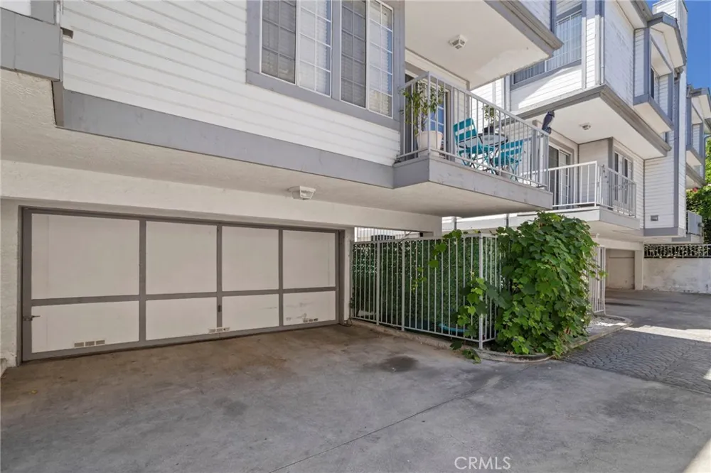 13729 Doty Hawthorne, CA 90250