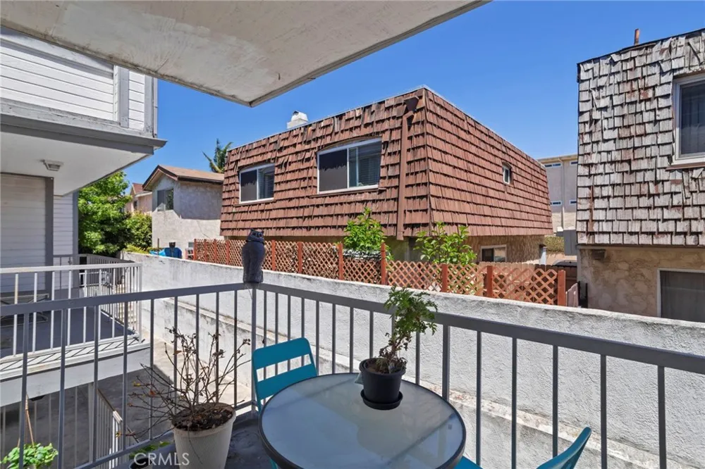 13729 Doty Hawthorne, CA 90250