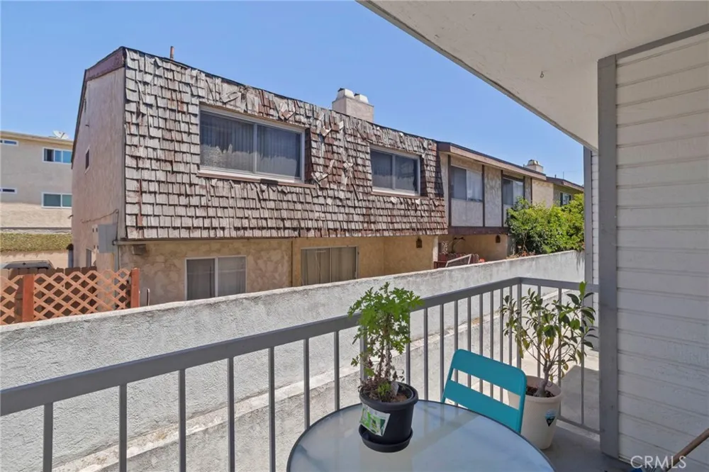 13729 Doty Hawthorne, CA 90250