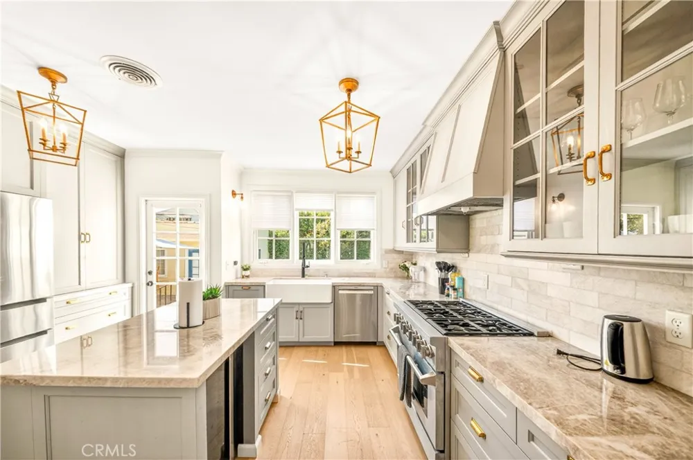 827 Hauser Blvd Los Angeles, CA 90036