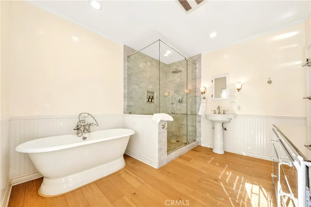827 Hauser Blvd Los Angeles, CA 90036