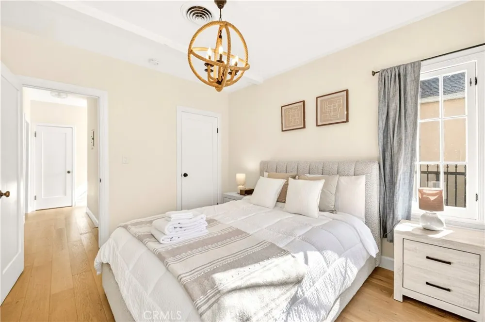 827 Hauser Blvd Los Angeles, CA 90036