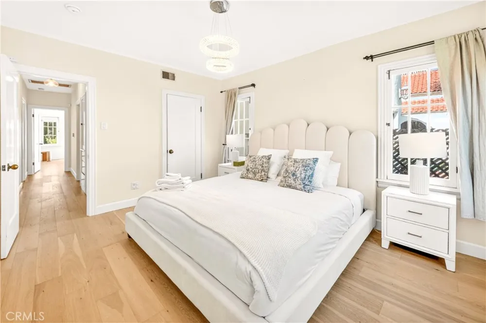 827 Hauser Blvd Los Angeles, CA 90036