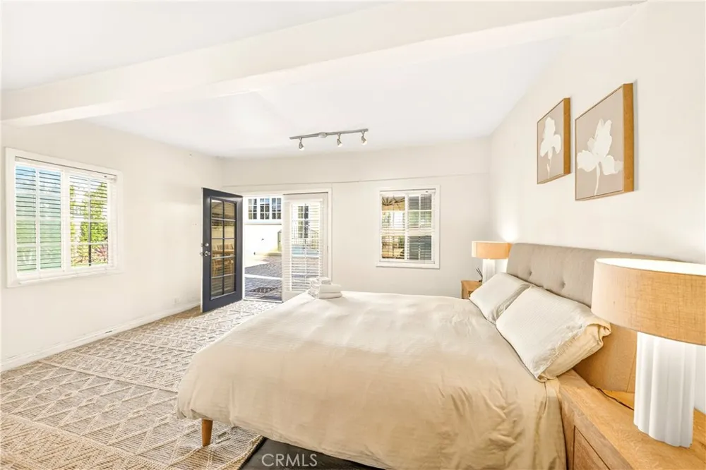 827 Hauser Blvd Los Angeles, CA 90036