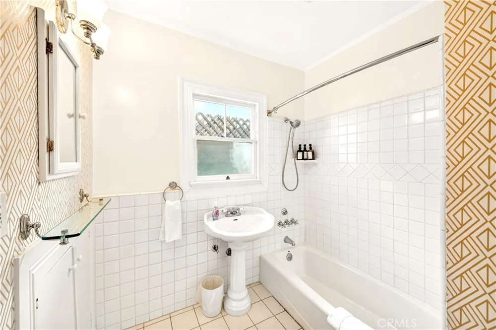 827 Hauser Blvd Los Angeles, CA 90036