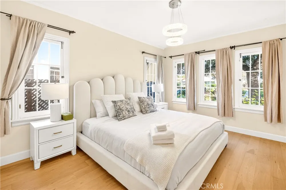 827 Hauser Blvd Los Angeles, CA 90036