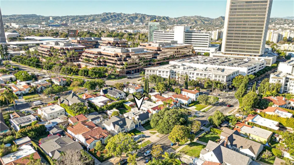 827 Hauser Blvd Los Angeles, CA 90036